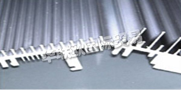 BENZ ALUSYSTEME在開發(fā)市場驅(qū)動和個性化解決方案方面，數(shù)十年的鋁加工經(jīng)驗，技術(shù)訣竅和創(chuàng)新思維使得Swabian Pleidelsheim的Benz AluSysteme成為鋁制零件的領(lǐng)先系統(tǒng)制造商。無論您是委托他們?yōu)槟捻椖块_發(fā)鋁制拉伸型材，還是正在尋找鋁型材的合作伙伴，他們都將竭誠為您提供鋁加工的各個方面的幫助和建議。在他們的產(chǎn)品線輪廓線 他們?yōu)橄到y(tǒng)開發(fā)鋁。對于他們稱職的團(tuán)隊客戶滿意度，產(chǎn)品質(zhì)量，工藝流程和經(jīng)濟(jì)思想處于最前沿。他們對您的建議，解決方案建議，個人發(fā)展以及您的結(jié)果感到滿意。